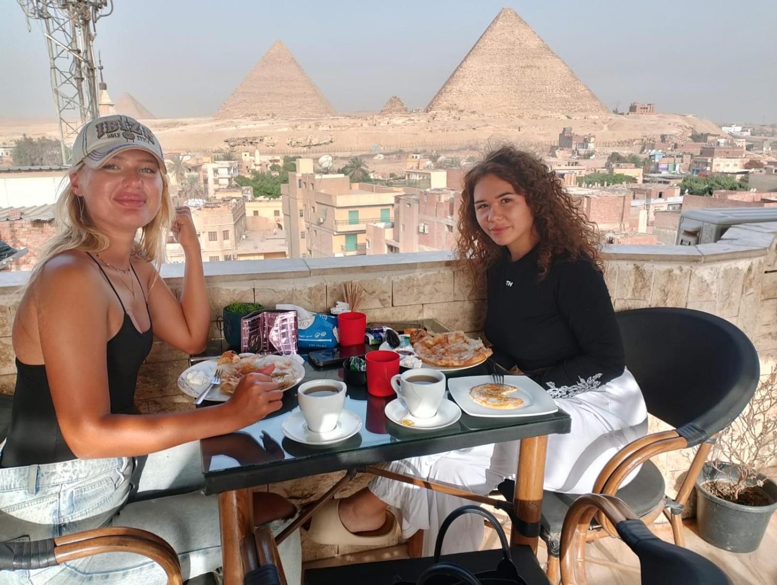 Imhotep Pyramids View Inn Kafret el-Gabal Exterior foto